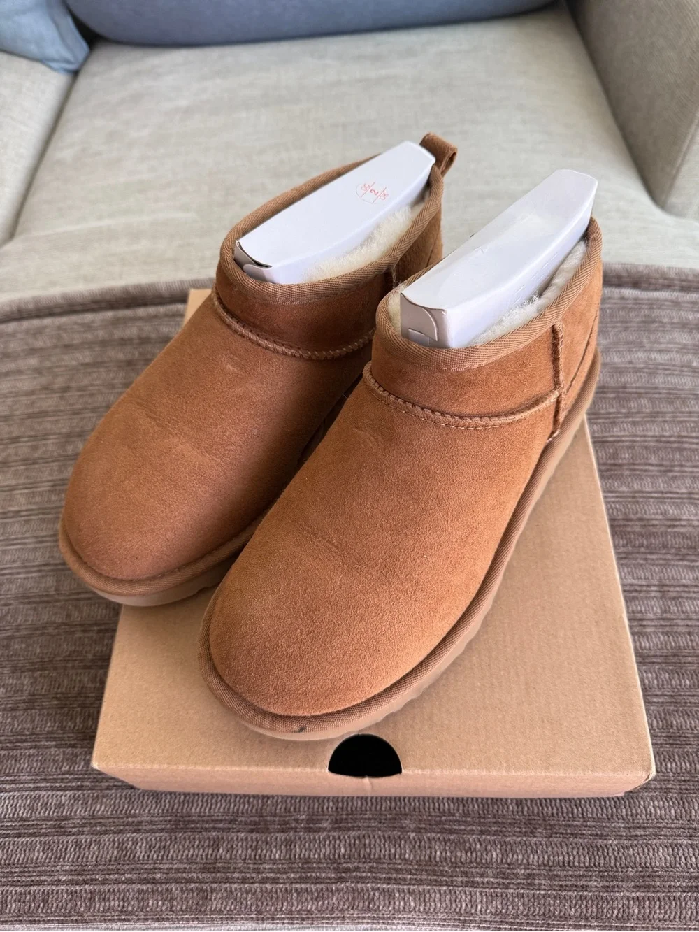 UGG Ultra Mini Boot - Picture 4 of 6